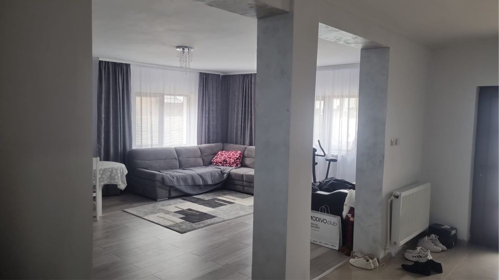 Vand casa la Simnicul de sus. Tel:0766320450