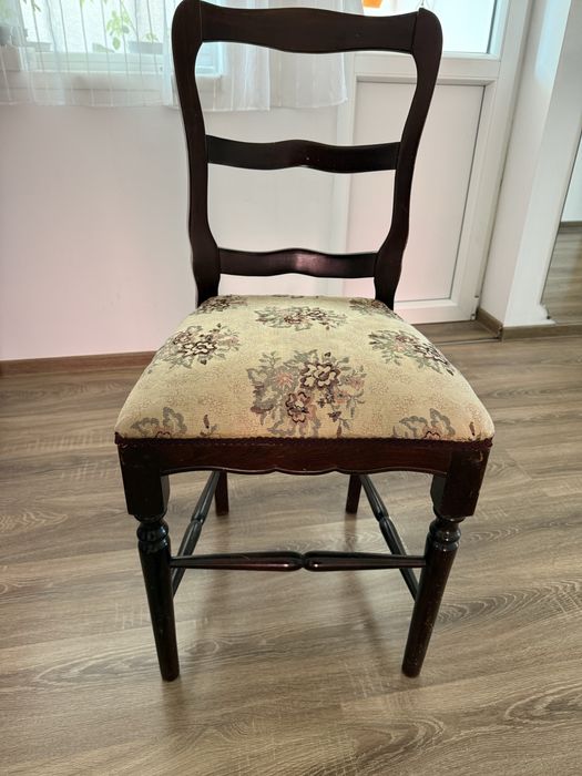 Mobilă living lemn masiv + masă extensibilă + 6 scaune – stare foarte bună