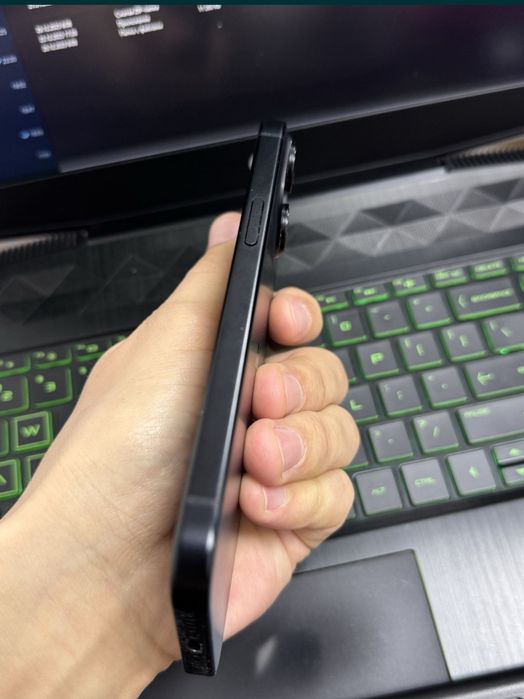 iPhone 15 black 128GB