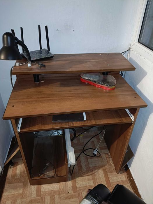 Стол компьютерный