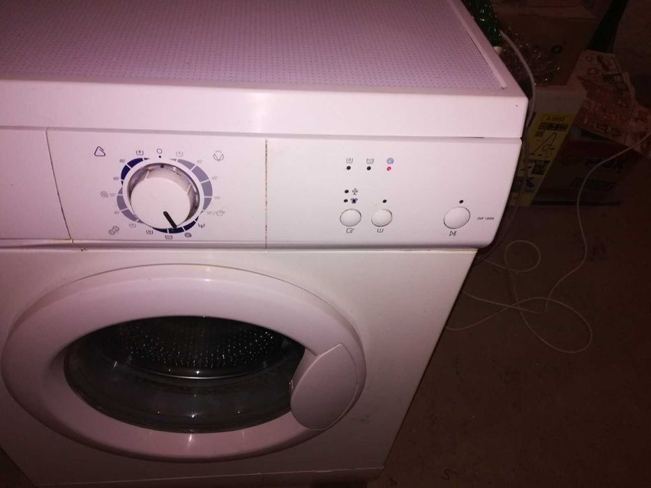 Пералня Зануси инвертор работеща запазена