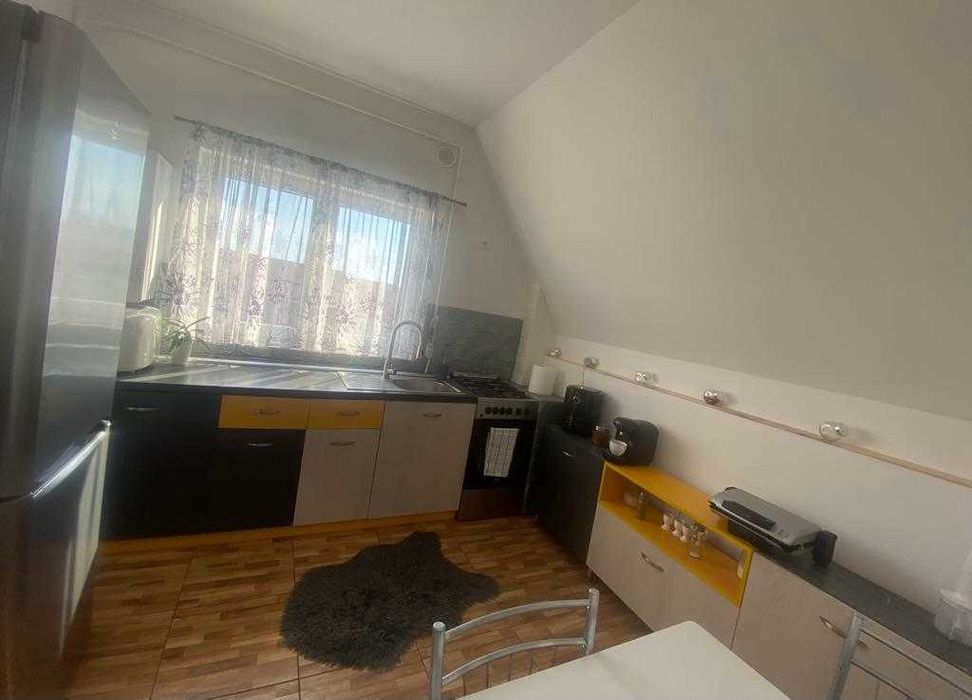 Apartament cu 3 camere