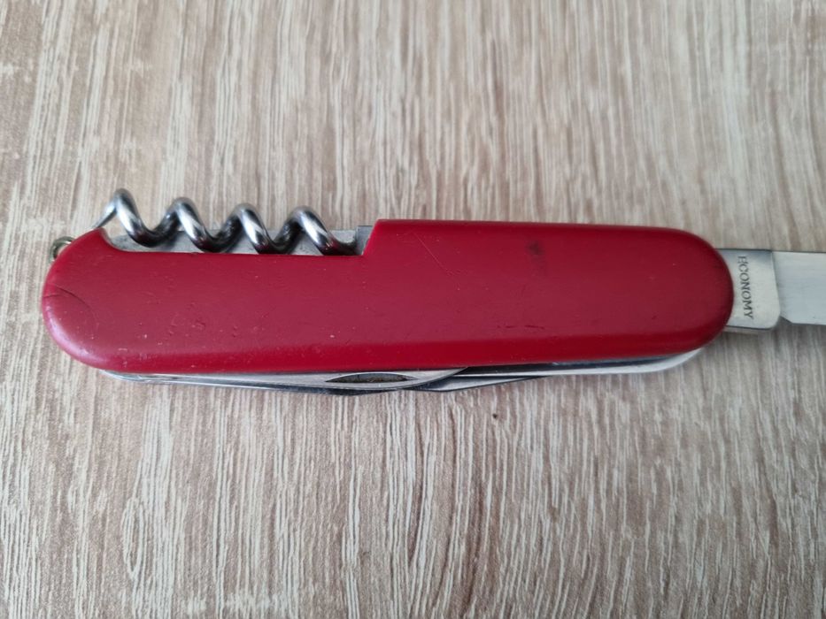 Швейцарски джобен нож Victorinox Camper с калъф