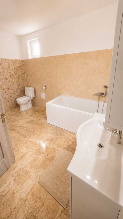 Casa pentru Familie – 3 Dormitoare, Terasă Spațioasă Confort Modern