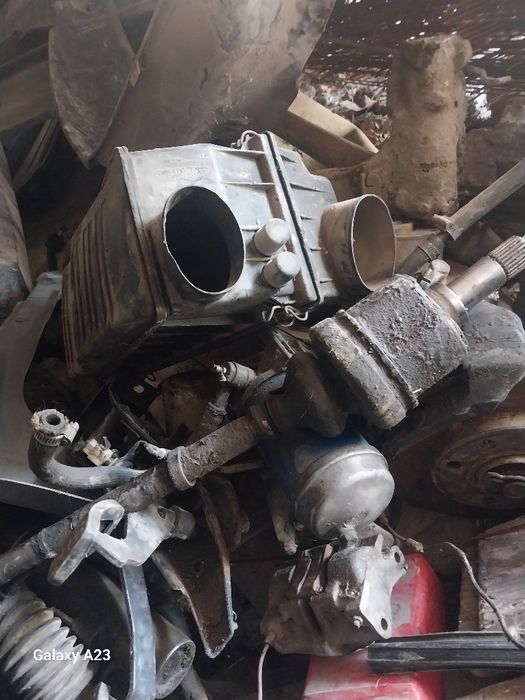 Авто на запчт сироеин унверсальпроизводства франциии