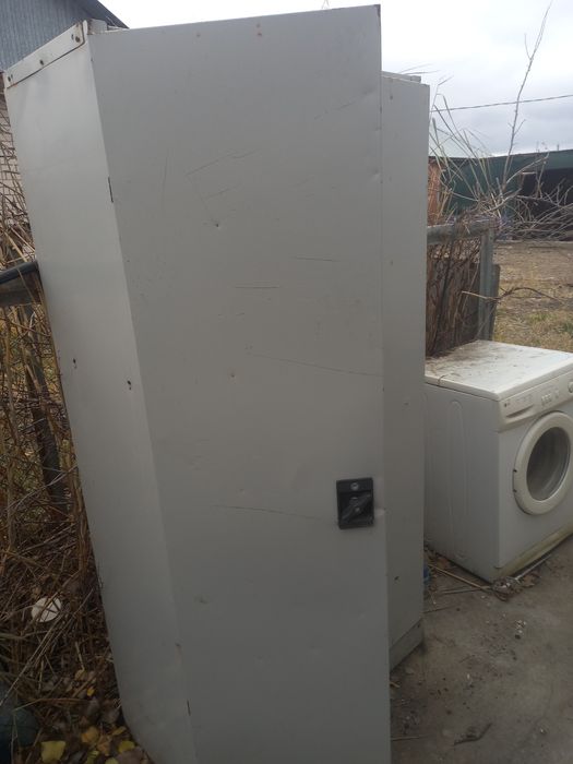 Шкаф металический