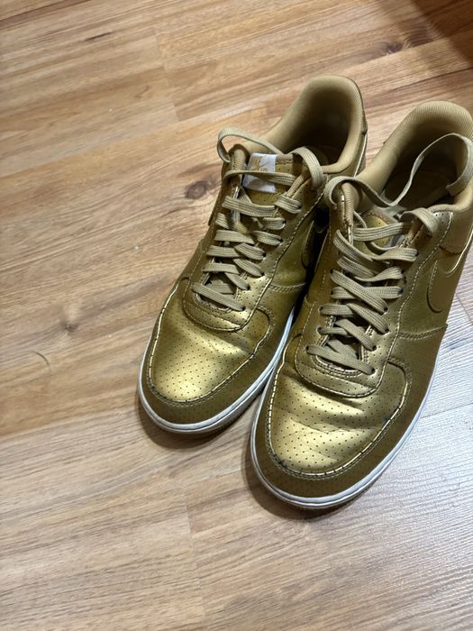 Nike air force gold 43