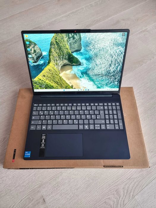 LENOVO IdeaPad Slim 3, i5-13420H, 15.3", 16 GB DDR5, SSD 512 GB