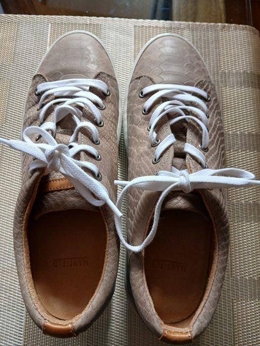 Дамски спортни обувки