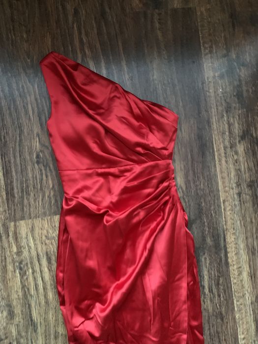 Rochie lunga superba pe un umar marimea 38