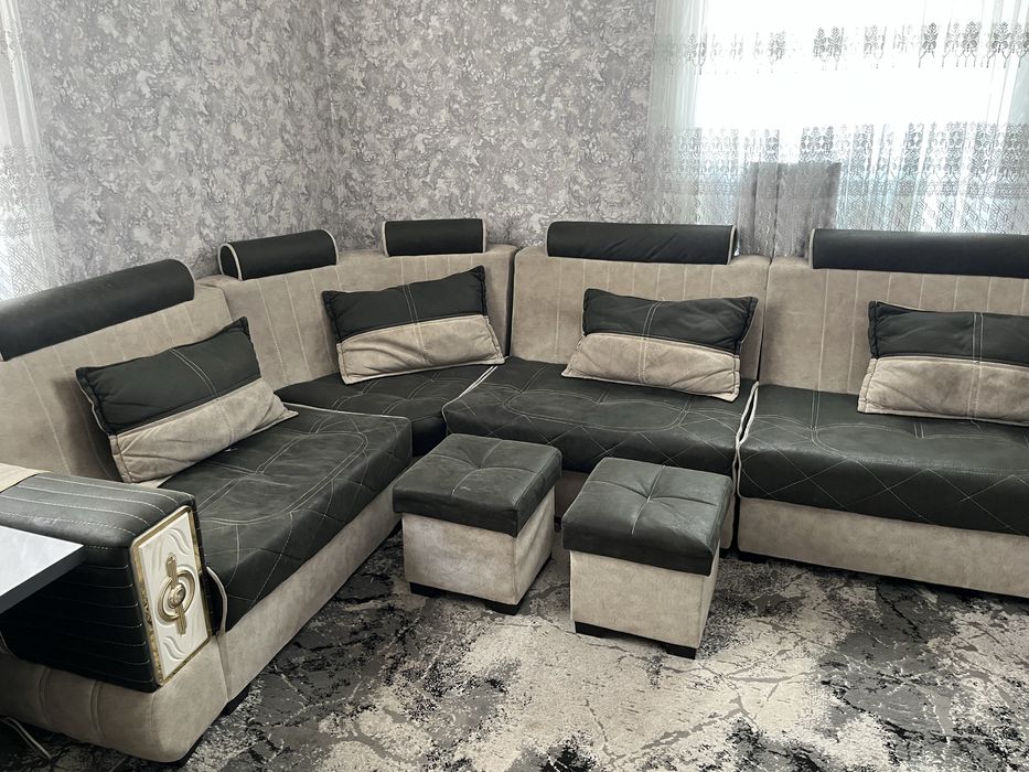 Продается диван со столом, комплект