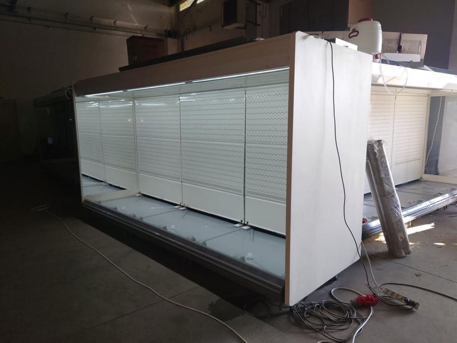 Vitrină verticală AHT Vento 375 cm / Profesional