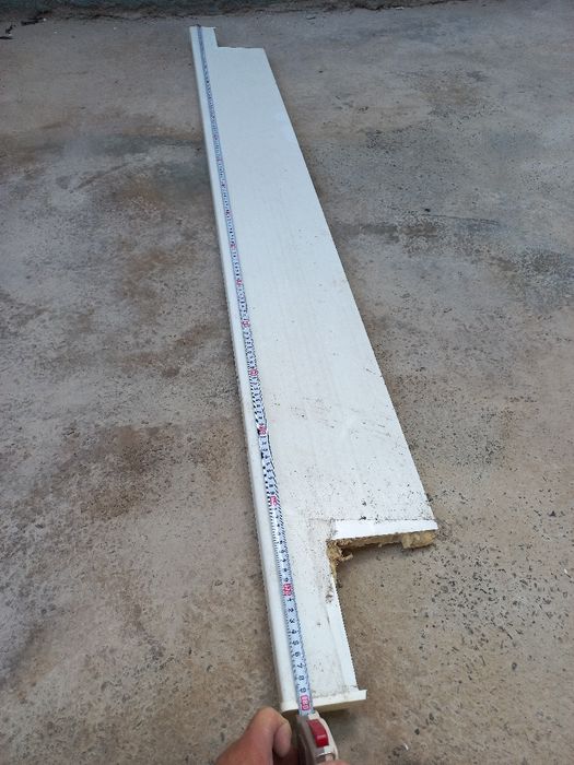 Рама с окнами, и акфа подоконикками в комплекте.