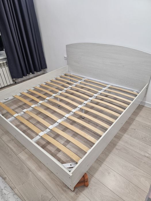 Матрас с кроватью б/у