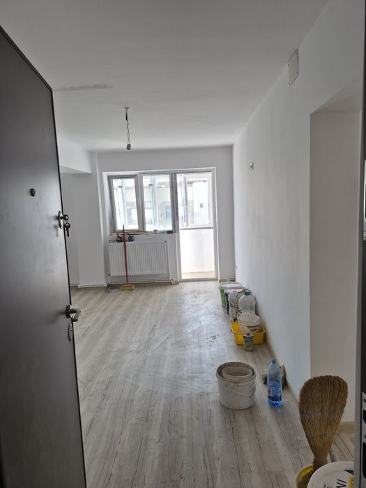 Apartament renovat de vânzare