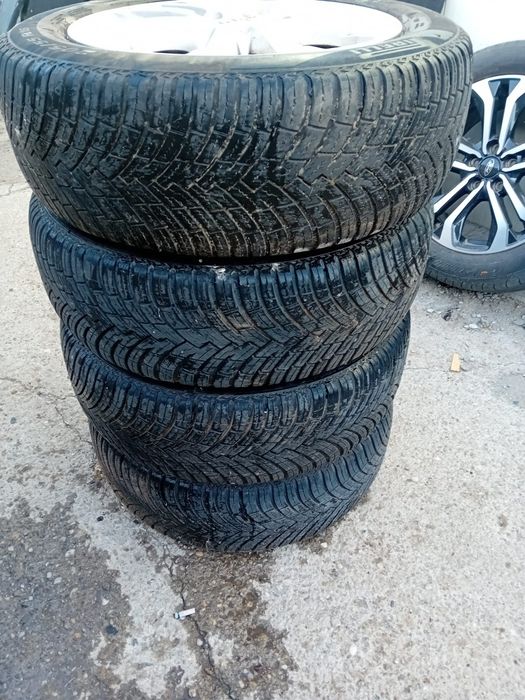 Jante aliaj Kia Cee'd an 2015 205 65 R16 cu cauciucuri de iarnă