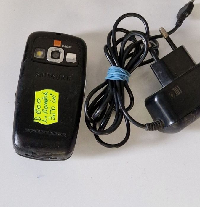 Telefon Samsung slide D600E perfect funcțional
