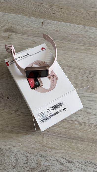 Смарт часовник-HUAWEI Band 8