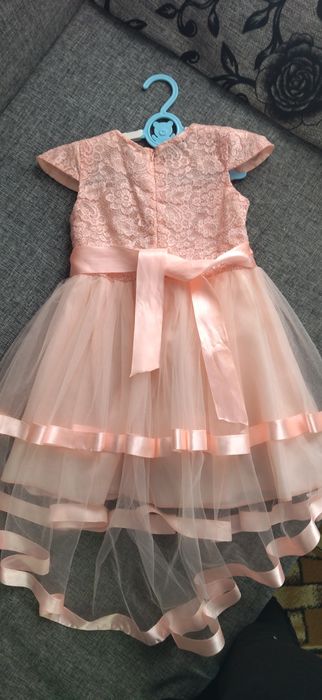 Продам платье на девочку