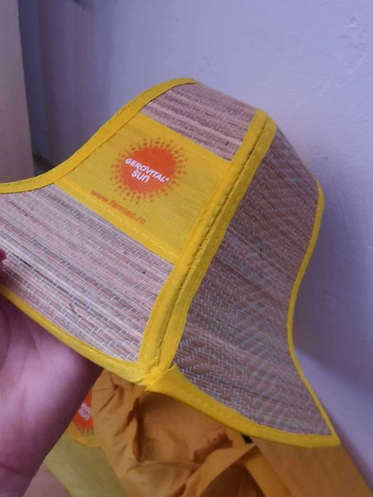 Set plaja ( sacosa, rogojina, palarie )