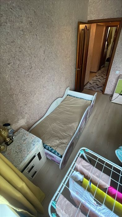 Продам кровать-машину для девочки