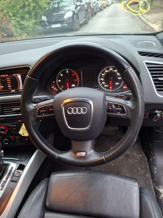 Audi Q5 2.0TDI АВТОМАТ S line