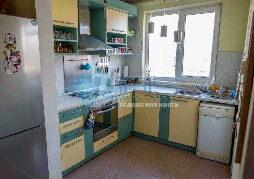 Продава се Етаж от къща в Шумен, Военно училище - 107 кв.м за 1706 €/кв.м - Снимка #2