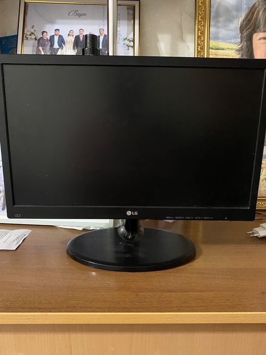 продам монитор LG