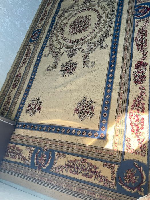 Продается ковер.