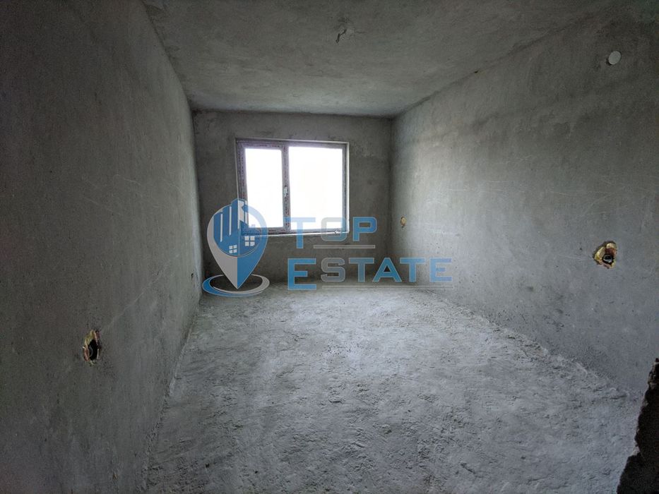 Продава се Къща в Стражица - 600 кв.м за 200 €/кв.м - Снимка #1