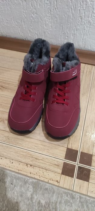 Зимни обувки нехлъзгащи