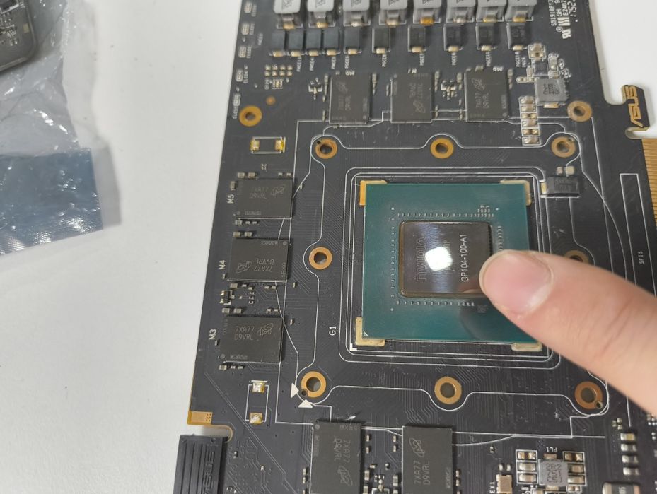 Placă video NVIDIA P104-100 Cip GTX 1080