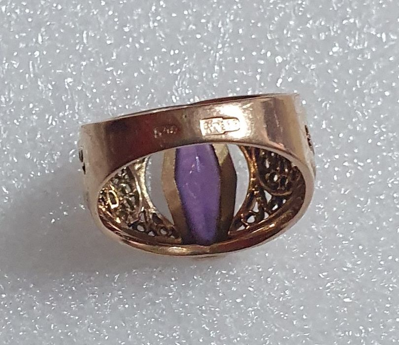 Кольцо   золотое.