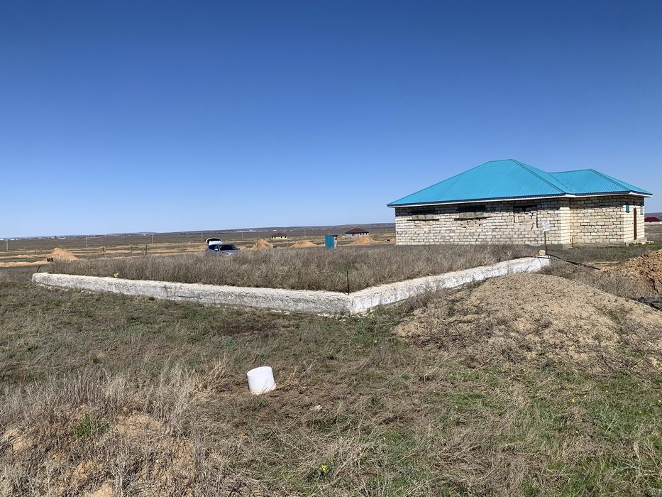 Парасаттан жер сатылады фундаментпен