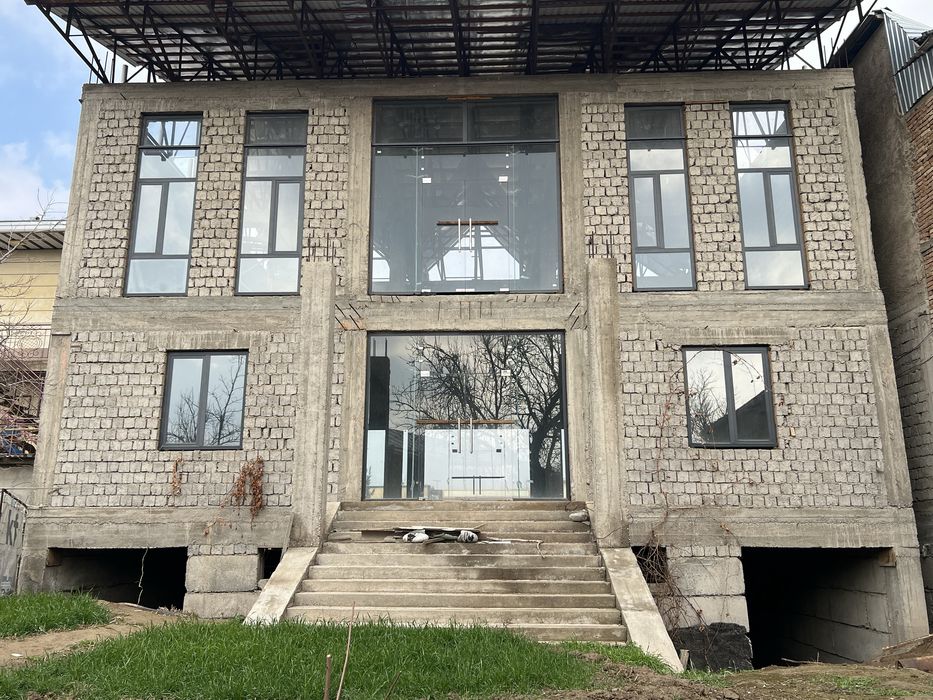 Шахрисабз центр, 540 м² коммерческое здание (2 этажа + подвал)