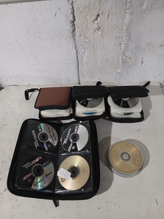Vand CD/DVD 260 bucati