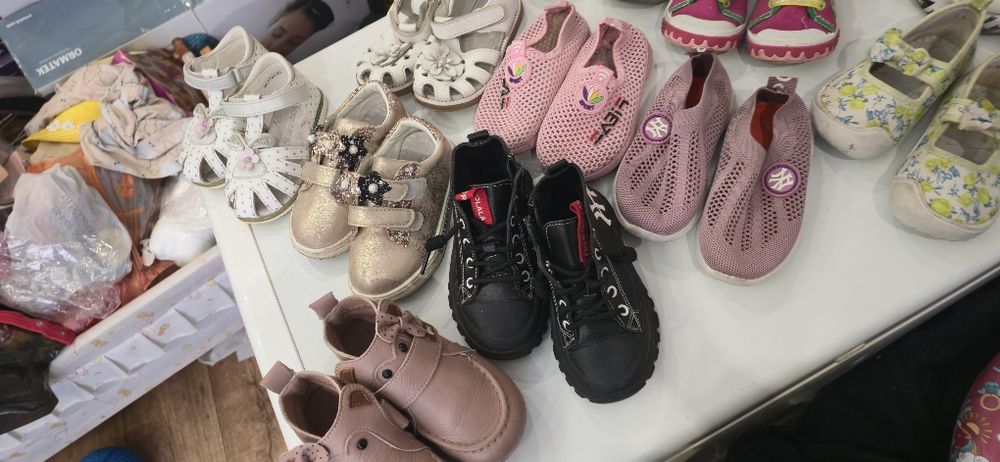 Продам детскую обувь