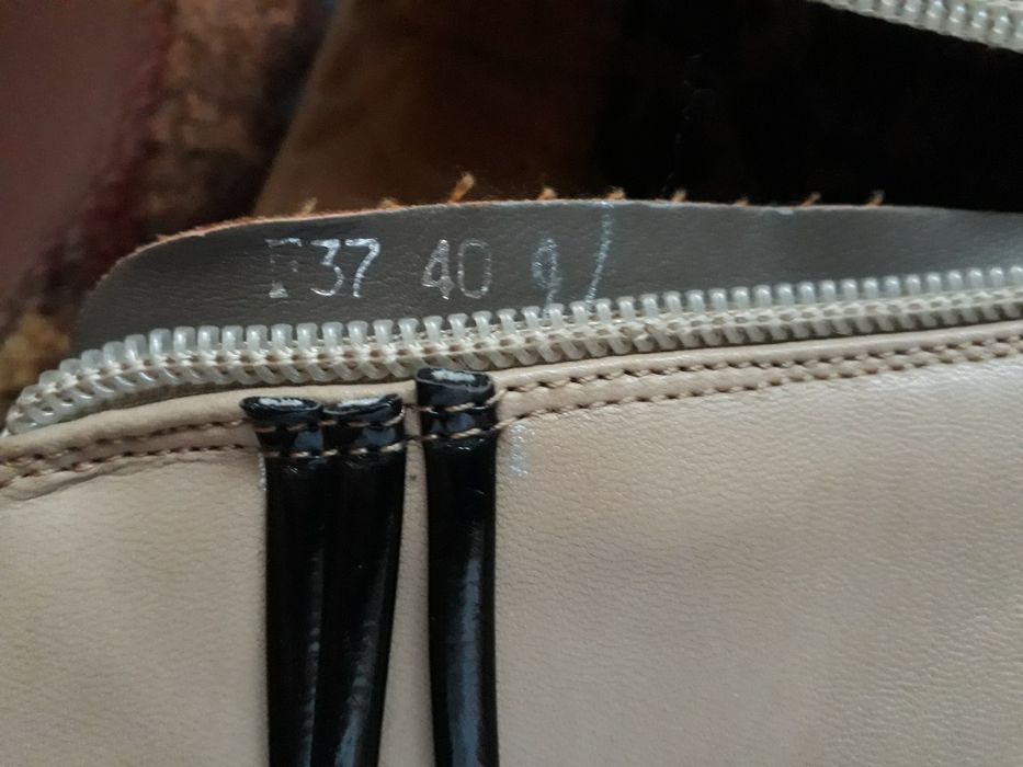 Продам демисезонные сапоги