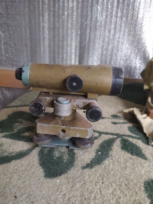 Продам нивелир СССР