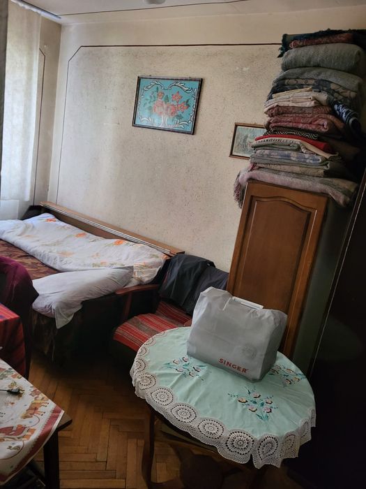 Apartament 3 camere DECOMANDAT, etaj 1, Petrosani,str.Aviatorilor, Aer