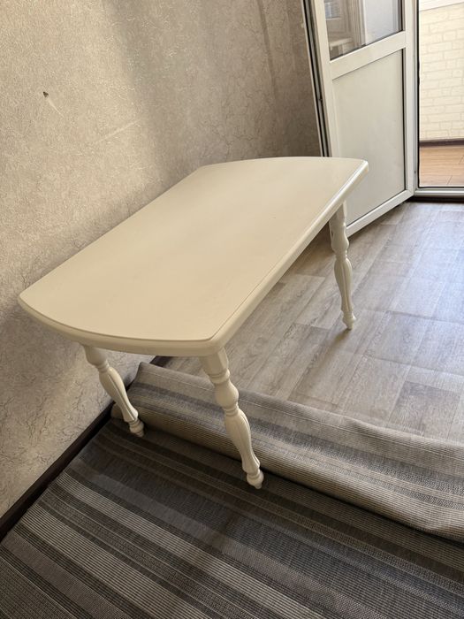 Продам обеденный стол