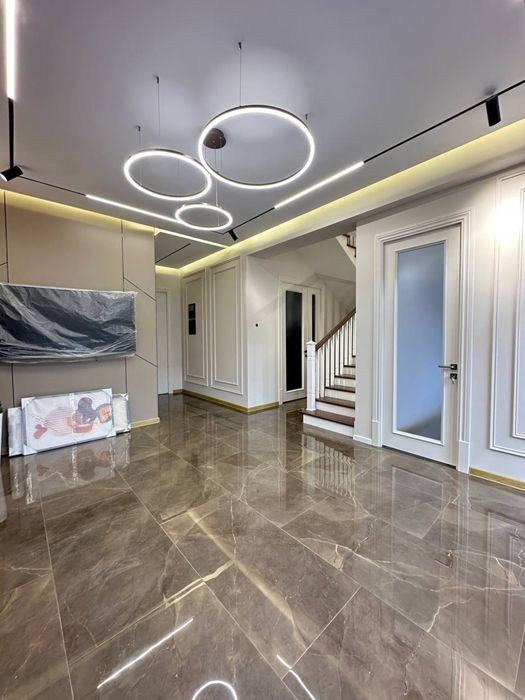 Uchaska Sotiladi 2 sotix 6 xona Sergeli Xonabod