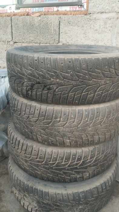 Продам покрышки зимние