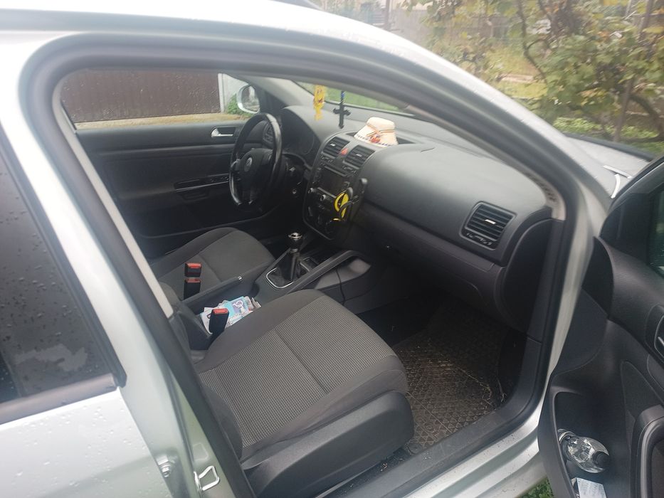 Vând golf 5  stare f bună