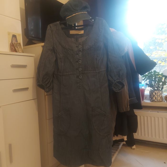 Vind rochie și șapcă marimea M