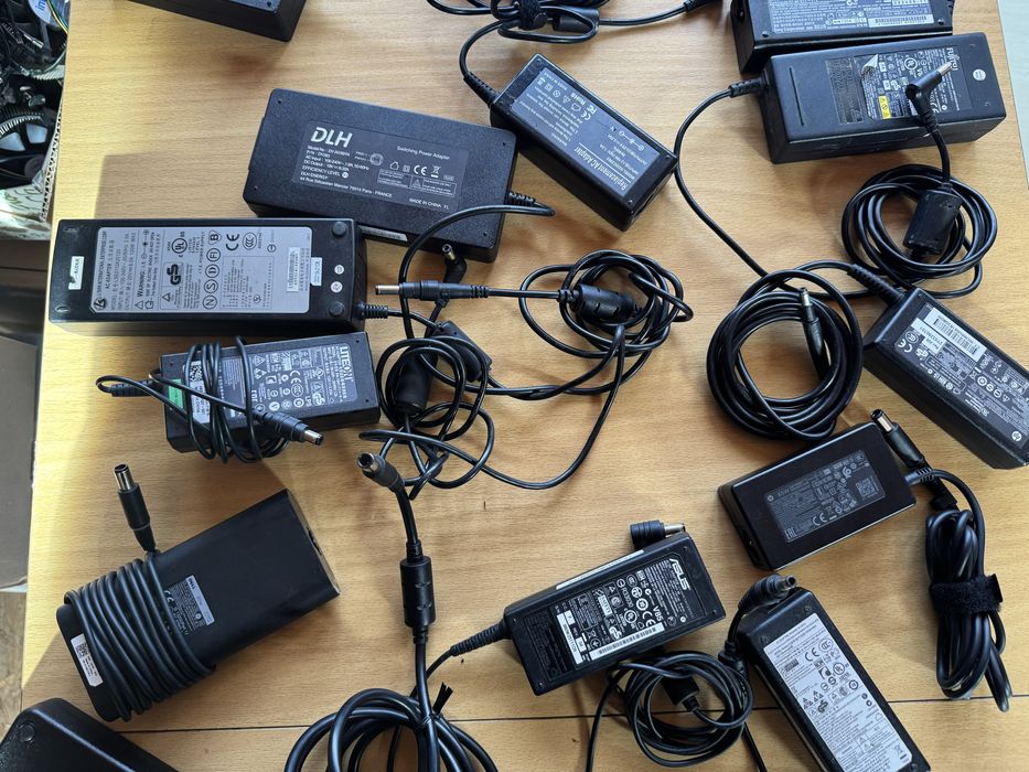 Incarcatoare laptop hp/acer/toshiba/universale 45w/65w/90w/150w