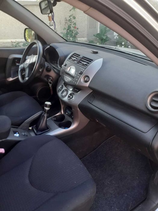 Masina Toyota RAV4