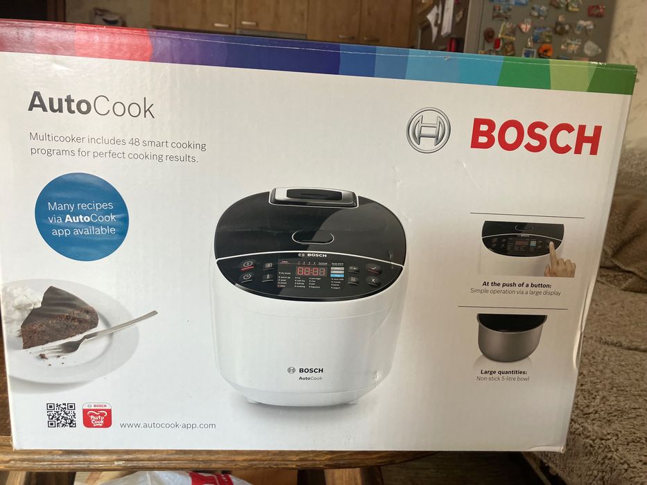 Мултикукър Bosch MUC11W12, 940 W, 5 L, 48 програми, Таймер, Бял
