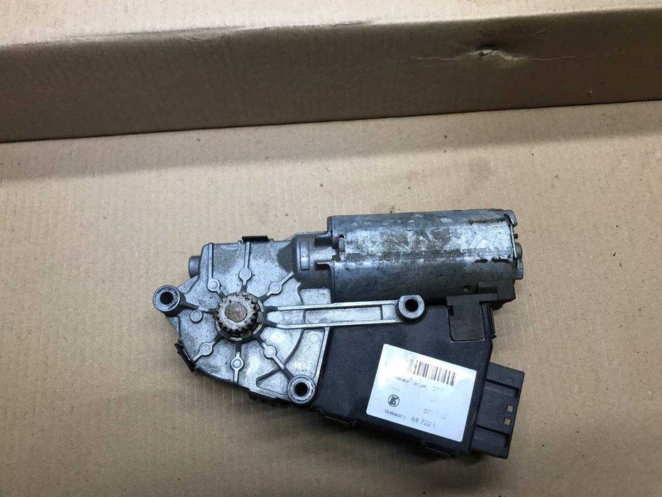 моторчик люка от бмв е46 bmw