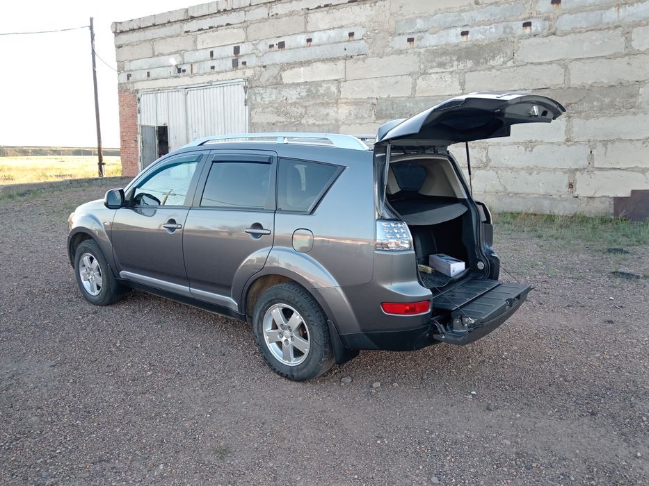 Продам мицубиси аутлентр.